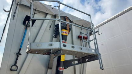 Zdjęcie przedmiotu: ZASŁAW D-653 35.0t Dump Steel