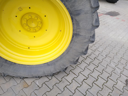 Zdjęcie przedmiotu: John Deere 6430 tractor + KNOCH I front loader