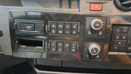 Zdjęcie przedmiotu: Renault T 480 T4x2 High Sleeper Cab E6 19.0t