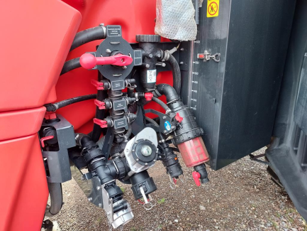 Zdjęcie przedmiotu: Kubota XTS4 trailed field sprayer with HSA 24/7 boom