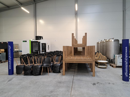 Zestaw mebli ogrodowych (Stolik kawowy Ś65, Stół  90x160 - 26szt, Krzesło - 147szt, Krzesło ogrodowe - 48szt, Stół bistro S70xD70 - 24szt