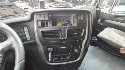 Zdjęcie przedmiotu: Iveco AS440T/P 4x2 Hi-Way