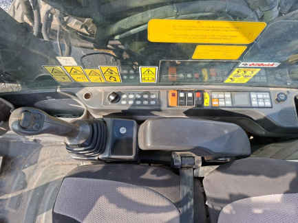 Zdjęcie przedmiotu: Koparka kołowa CAT M318D