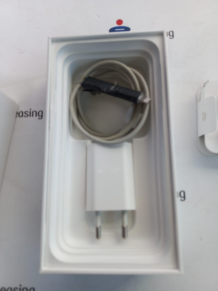 Zdjęcie przedmiotu: Telefon / Smartfon Apple iPhone 11 64GB czarny kod prod. MWLT2PM/A