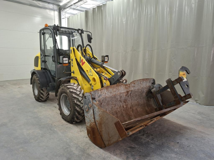 Zdjęcie przedmiotu: Przegubowa ładowarka kołowa WACKER NEUSON WL54