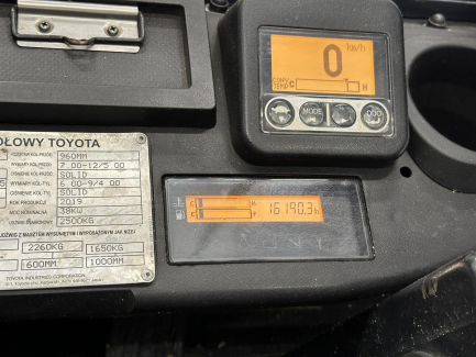 Zdjęcie przedmiotu: Вилочний навантажувач TOYOTA 02-8FGF25