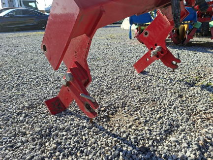 Zdjęcie przedmiotu: UNIA BYK mounted loader