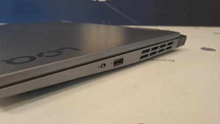 Zdjęcie przedmiotu: Notebook / Laptop LENOVO LOQ 15IRH8 15.6" IPS 144Hz i5-12450H 16GB RAM 512GB SSD GeForce RTX4060 DLSS 3 Windows 11 Home