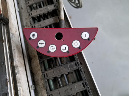 Zdjęcie przedmiotu: WITTMANN W711 linear robot designed to work with an injection molding machine