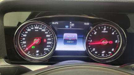 Zdjęcie przedmiotu: Mercedes-benz E 220 d 4-Matic 9G-TRONIC