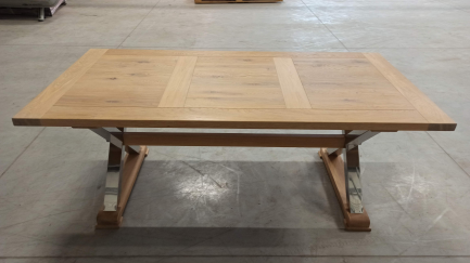 Zdjęcie przedmiotu: Zestaw mebli (WITRYNA KAS 2303 M CHROM, KOMODA 4D WITRYNOWA KAS 2306 WM CHROM, ST&Oacute;Ł Z METALOWYMI NOGAMI (200+2x50) TI 2350 M CHROM)