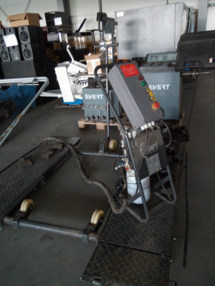 Zdjęcie przedmiotu: Vulcanization equipment (lift, balancing machine, assembly machine)