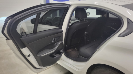 Zdjęcie przedmiotu: BMW 320i Advantage aut