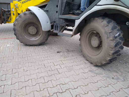Zdjęcie przedmiotu: KRAMER 5085T / 353 telehandler