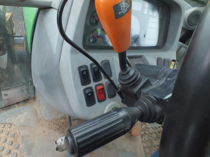 Zdjęcie przedmiotu: DEUTZ FAHR AGROTRON K610 T22 + TUR farm tractor