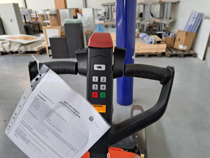 Zdjęcie przedmiotu: Wózek paletowy elektryczny BT Tyro LHE130