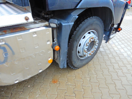 Zdjęcie przedmiotu: AUCTION OF THE DAY Volvo FH 16 700 6x4 Globetrotter Euro 5 with BERGS FOGEN timber body with JONSERED 1080 crane