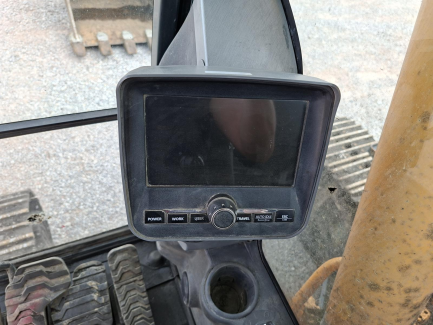 Zdjęcie przedmiotu: Koparka gąsienicowa HYUNDAI ROBEX 235LCR-9