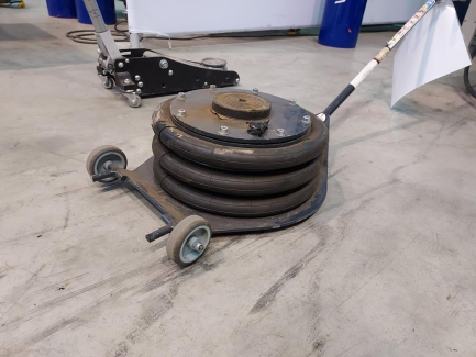 Zdjęcie przedmiotu: Workshop equipment set