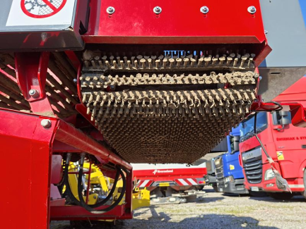 Zdjęcie przedmiotu: Kombajn do ziemniak&oacute;w UNIA BOLKO