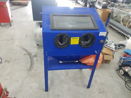 Zdjęcie przedmiotu: Sandblasting device serial number S220-2013TE001