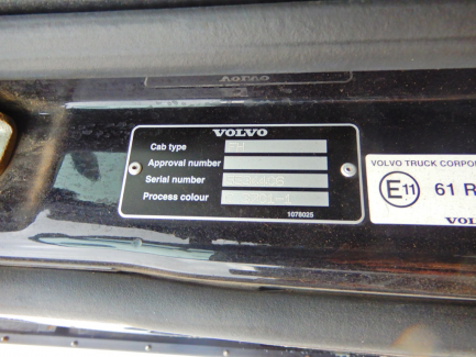 Zdjęcie przedmiotu: AUCTION OF THE DAY Volvo FH 16 700 6x4 Globetrotter Euro 5 with BERGS FOGEN timber body with JONSERED 1080 crane