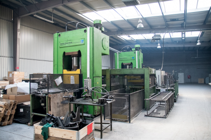 Zdjęcie przedmiotu: Technological line for the production of SICODAN condensers CONDENSER line