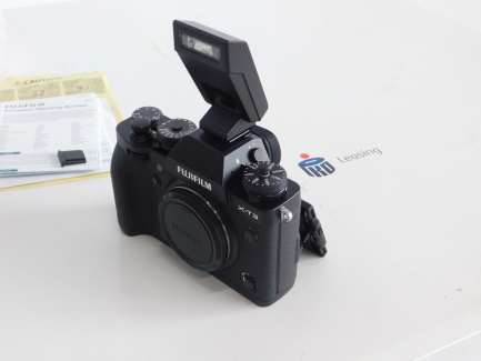 Zdjęcie przedmiotu: Camera with Fuji Film Corporation lens: body - XT3 / lens - XF35mmF2 R WR