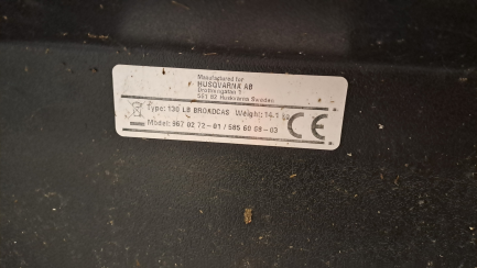 Zdjęcie przedmiotu: Przyczepka i rozsiewacz PROFI