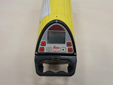 Zdjęcie przedmiotu: Laser rurowy LEICA PIPER 100 wykorzystywany do układania rur, budowy sieci sanitarnych, kontroli spadk&oacute;w. 