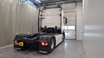 Zdjęcie przedmiotu: SCANIA R460 Super E6 18.0t 4x2 NA Highline