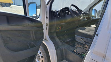 Zdjęcie przedmiotu: Fiat Ducato MAXI 2.2 M-jet E6.4 3.5t L3 Oświadczenie o utracie DR