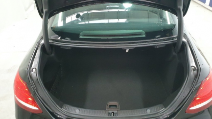 Zdjęcie przedmiotu: Mercedes-benz E 220 Sedan