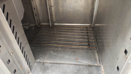 Zdjęcie przedmiotu: YATO YG-05300 3-door pizza refrigerated table with a cooling unit at the bottom