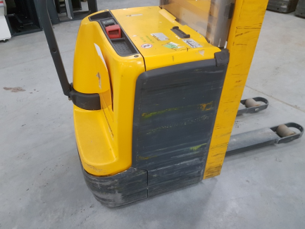 Zdjęcie przedmiotu: W&oacute;zek widłowy Jungheirich EJC 214 115 535 DZ