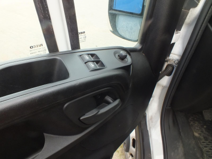 Zdjęcie przedmiotu: Iveco Daily 35C15 V L (19,6m3) Euro 5