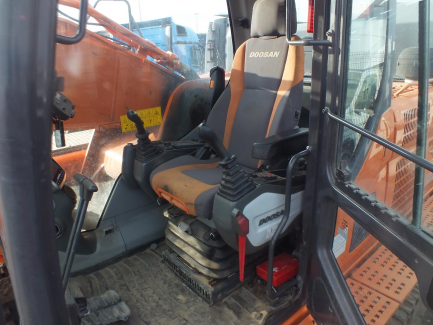Zdjęcie przedmiotu: Koparka gąsiennicowa DOSSAN DX 530 LC-3