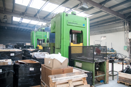 Zdjęcie przedmiotu: Technological line for the production of SICODAN condensers CONDENSER line