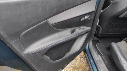 Zdjęcie przedmiotu: Peugeot 5008 2.0 HDI E6 GT 180 S&S Aut Attention! Evidence held electronically!