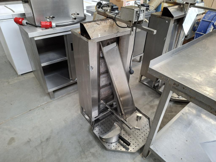 Zdjęcie przedmiotu: A set of catering equipment