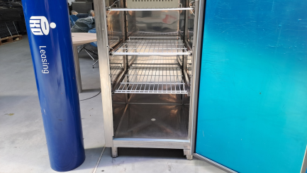 Zdjęcie przedmiotu: Zestaw sprzętu gastronomicznego (2x szafa chlodnicza, szafa mroźnicza)