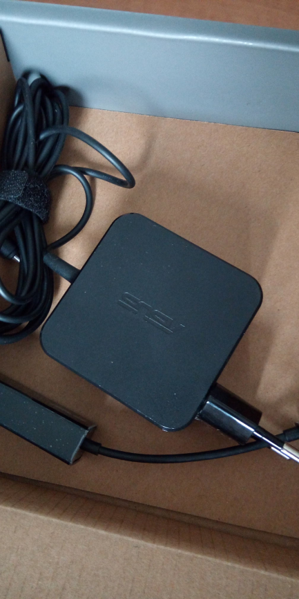 Zdjęcie przedmiotu: ASUS ZenBook 14.1 "Laptop UX433FN i7-8565U / 16GB / 512PCie / Win10