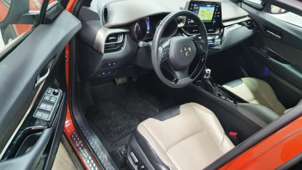 Zdjęcie przedmiotu: Toyota C-HR 2.0 Hybrid Premiere Edition
