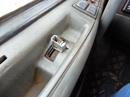 Zdjęcie przedmiotu: AUCTION OF THE DAY Volvo FH 16 700 6x4 Globetrotter Euro 5 with BERGS FOGEN timber body with JONSERED 1080 crane