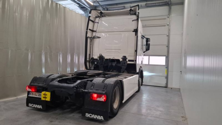 Zdjęcie przedmiotu: SCANIA R460 Super E6 18.0t 4x2 NA Highline