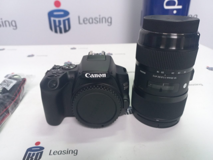 Lustrzanka Canon EOS 250D body (czarny) + Obiektyw Sigma 18-35/1.8 DC HSM Art C