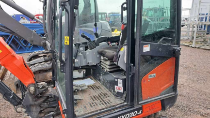Zdjęcie przedmiotu: KUBOTA KX030-4 crawler mini excavator with attachments