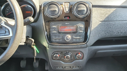 Zdjęcie przedmiotu: Dacia Lodgy 1.6 SCe Laureate S&S