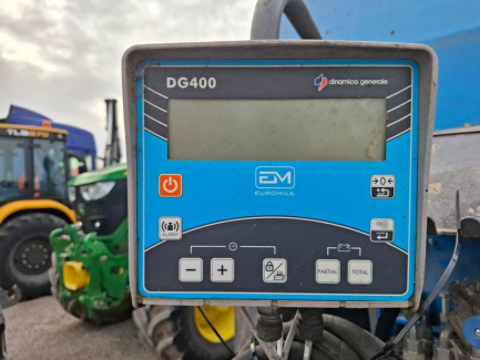 Zdjęcie przedmiotu: W&oacute;z paszowy EUROMILK PUMA 17HD 