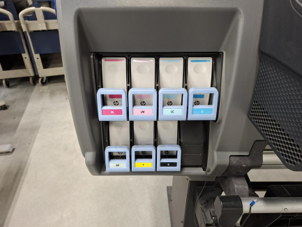 Zdjęcie przedmiotu: Maszyna poligraficzna HP LATEX 360